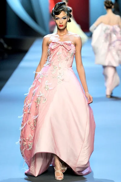 Look 24
